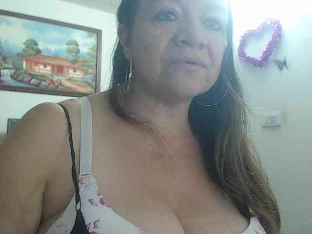 LluviaXDorada Live Webcam on BongaCams