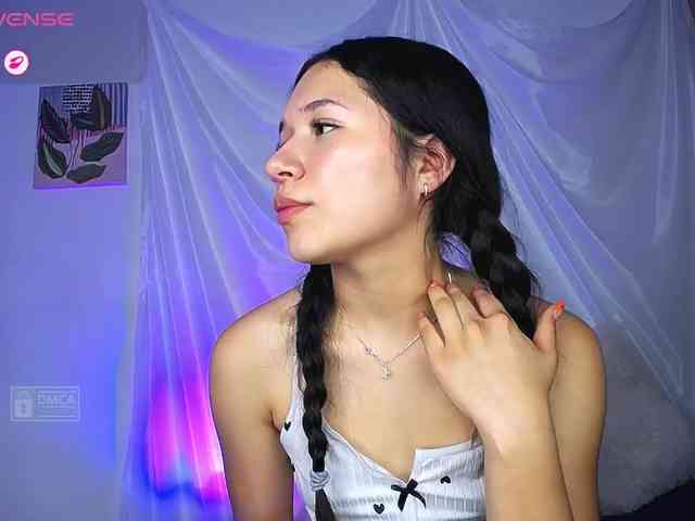 Lila-Sweet18 webcam
