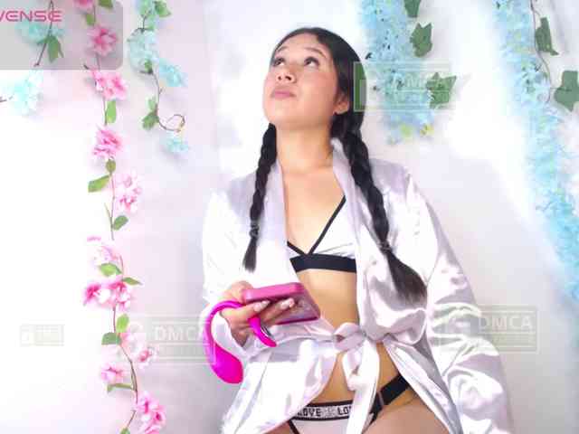 Lila-Sweet18 webcam