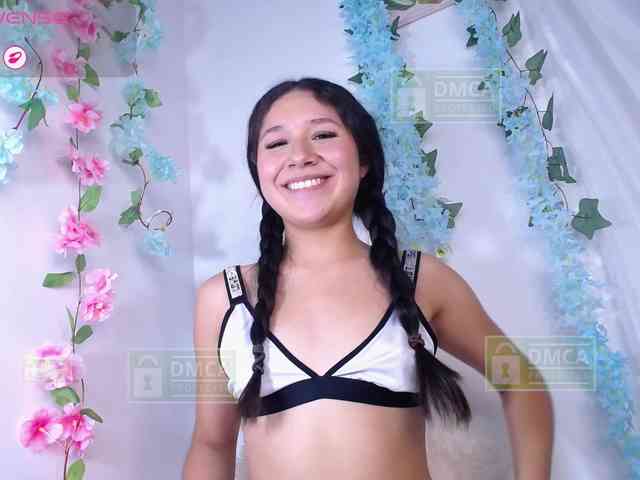 Lila-Sweet18 webcam
