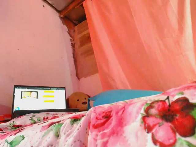 Vleria_evi live cam preview