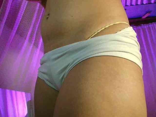 az2107a Live Webcam on BongaCams