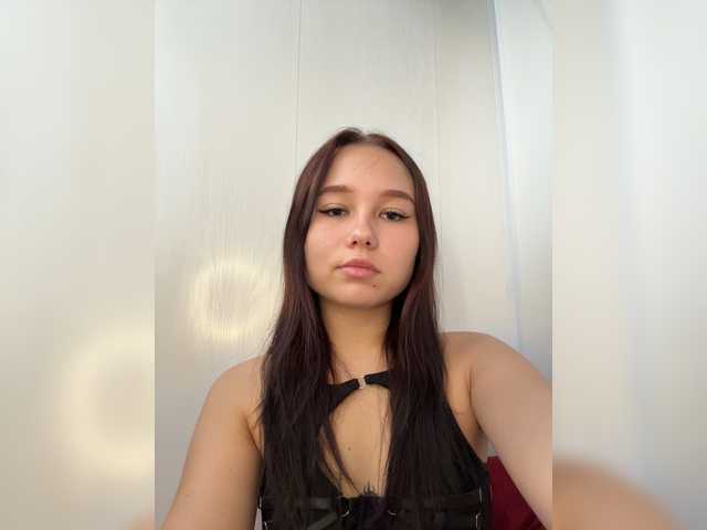 Roni-muse live cam on BongaCams