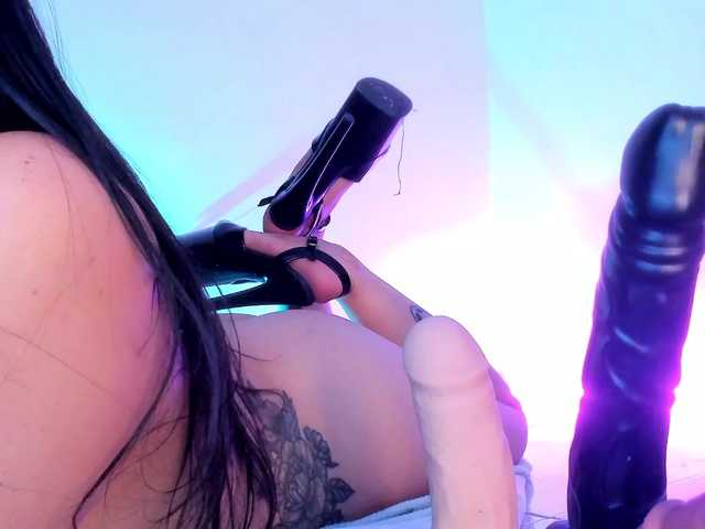 le modèle Daleshkaa est en webcam porno dans un show sur le site bongacams, il possède les tags suivants: Latino/Hispanic,Brunette,Trimmed