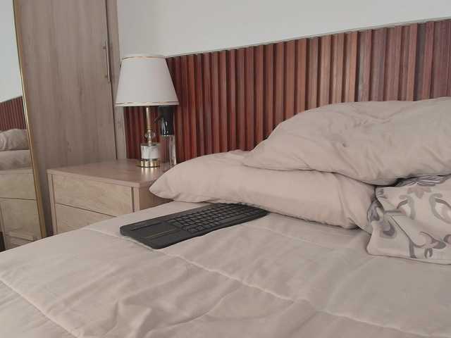 Blommlunaa live cam on BongaCams