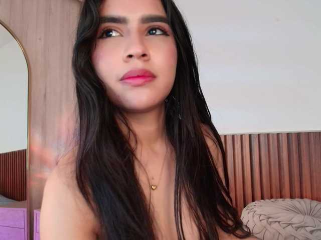 Blommlunaa live cam on BongaCams