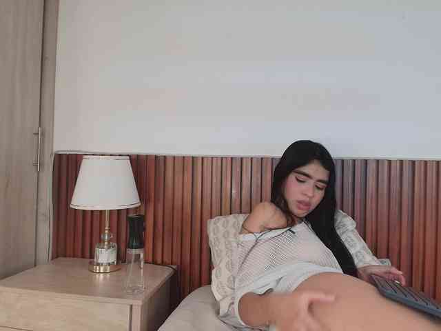 Model: Blommlunaa