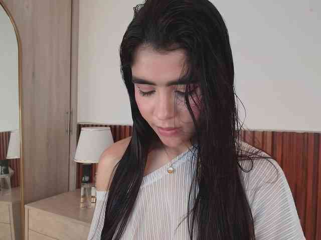 Modelo: Blommlunaa