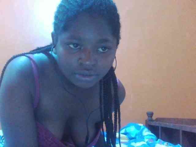 Prettysash Live Webcam on BongaCams