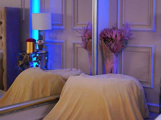 FrancescaDante live cam on BongaCams