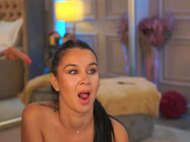 FrancescaDante live cam on BongaCams