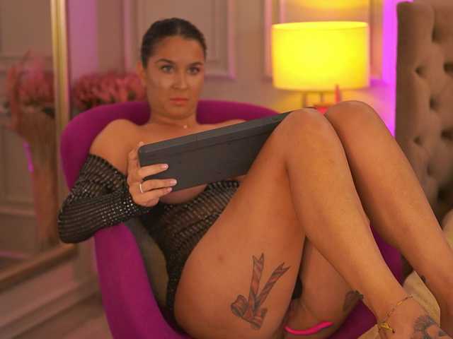 FrancescaDante live webcam show