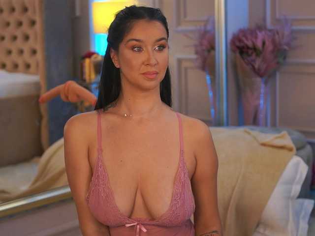 FrancescaDante live cam on BongaCams