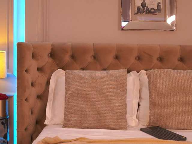 FrancescaDante live webcam show