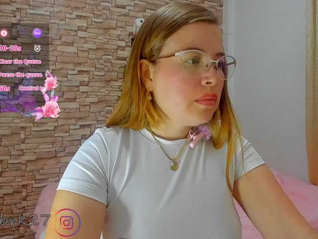 zoe-brk — live female cam