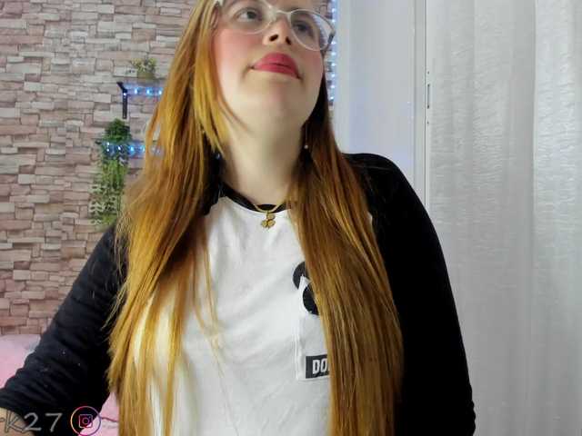 zoe-brk Live Cam on BongaCams