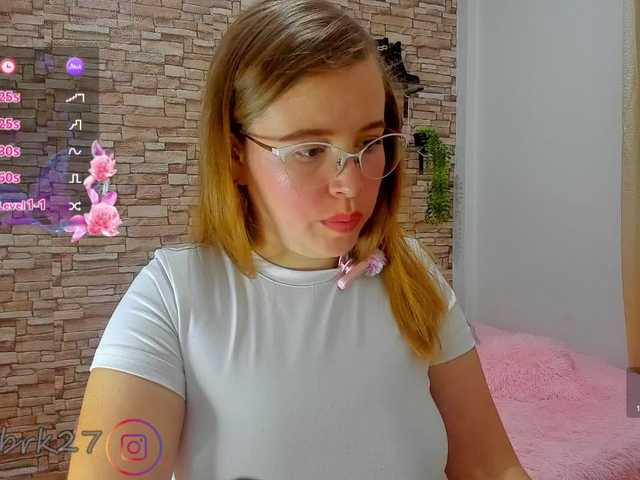 zoe-brk — live female cam