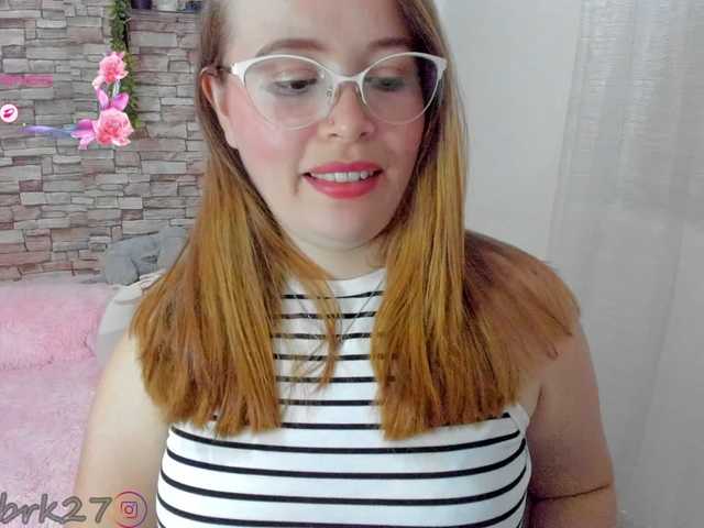 zoe-brk live cam on BongaCams