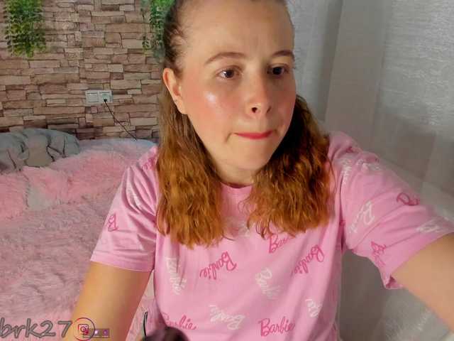 zoe-brk live cam on BongaCams