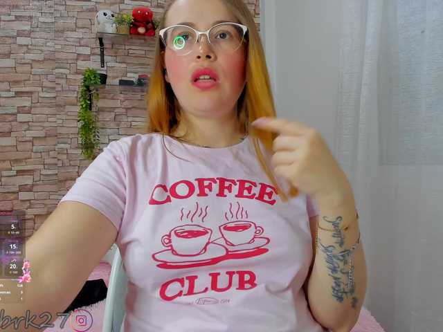 zoe-brk live cam on BongaCams