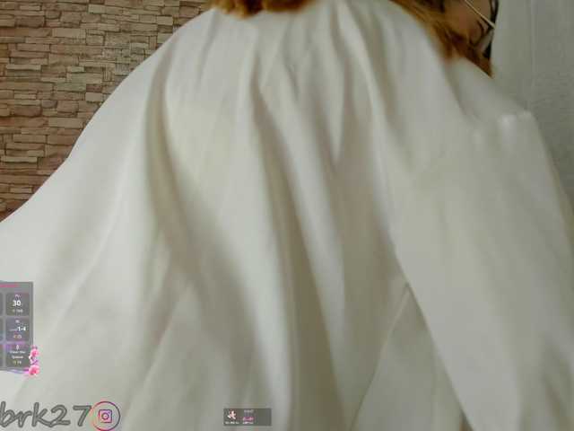 zoe-brk live cam on BongaCams
