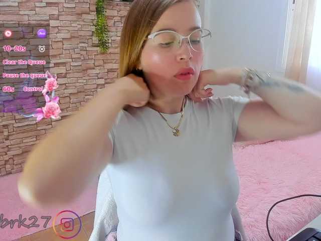 zoe-brk — live female cam
