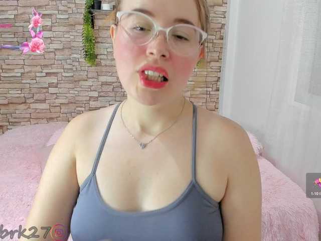 zoe-brk live cam on BongaCams