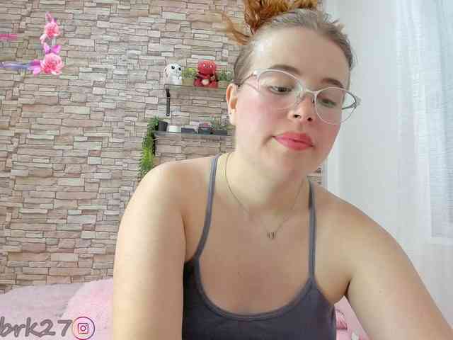 zoe-brk webcam