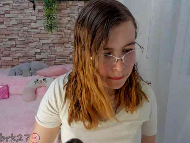 zoe-brk webcam