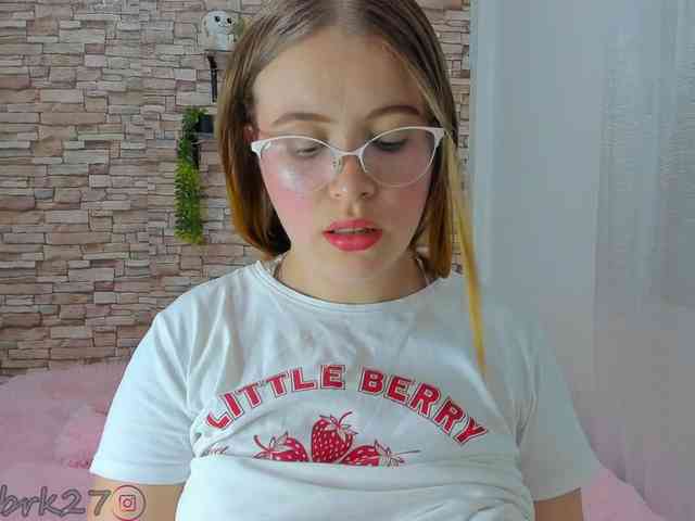 zoe-brk webcam