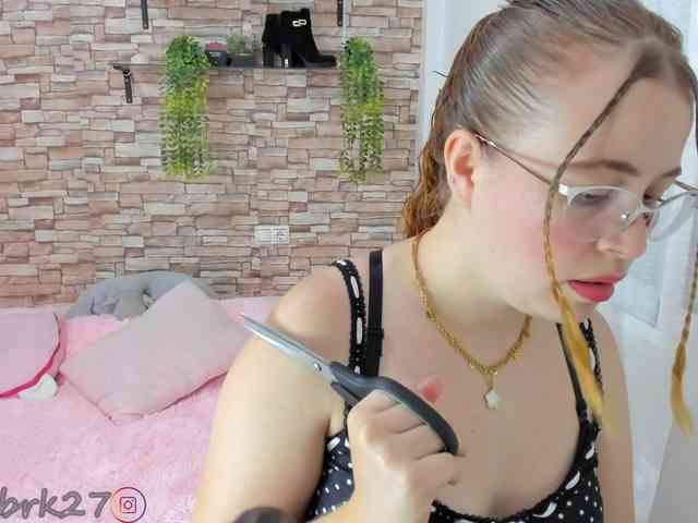 zoe-brk webcam