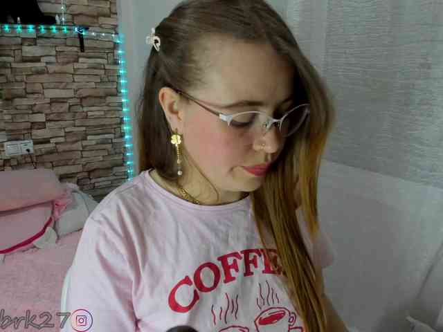 zoe-brk webcam