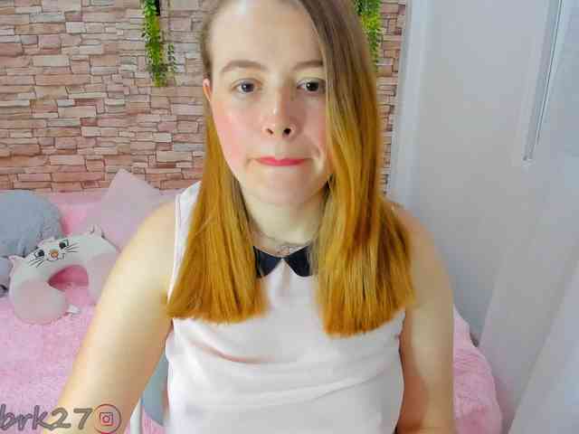 zoe-brk Live Webcam on BongaCams