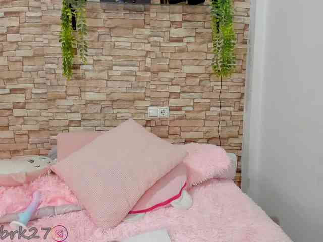 zoe-brk webcam