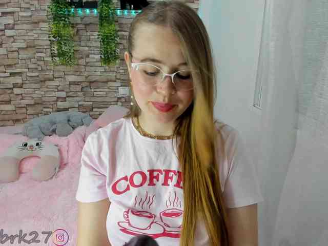 zoe-brk webcam