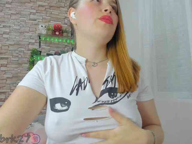 zoe-brk Live Webcam on BongaCams