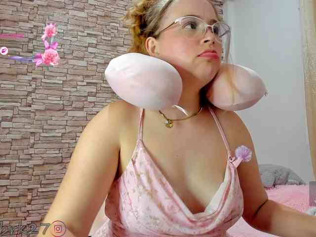 zoe-brk webcam