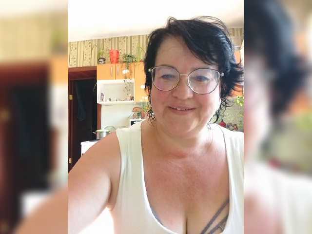 Tanya19722 live cam on BongaCams