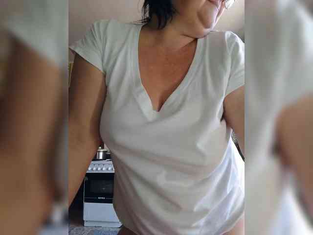 Tanya19722 live female cam on bongacams