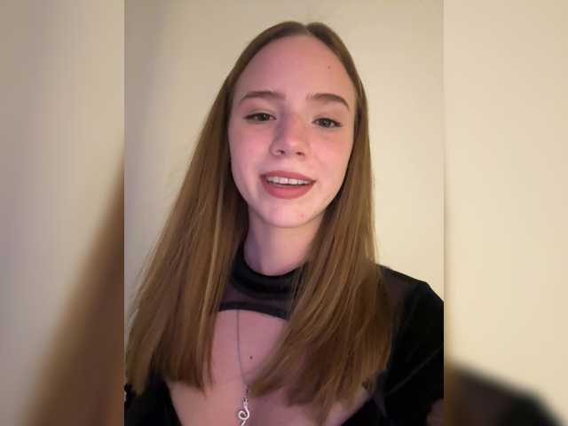 CatrineDeMeow live cam on BongaCams