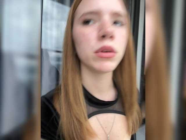 CatrineDeMeow live cam on BongaCams