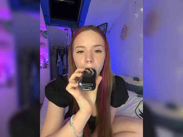 CatrineDeMeow webcam