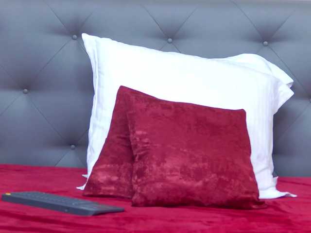 Sex chat gratuit in direct cu RosemaryGrey pe BongaCams