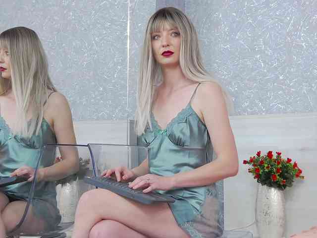 RosemaryGrey webcam