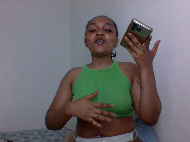 Candy011 live webcam show