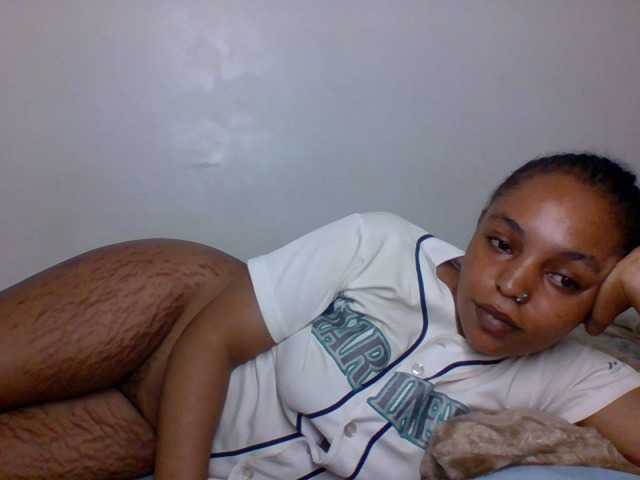 Candy011 live webcam show