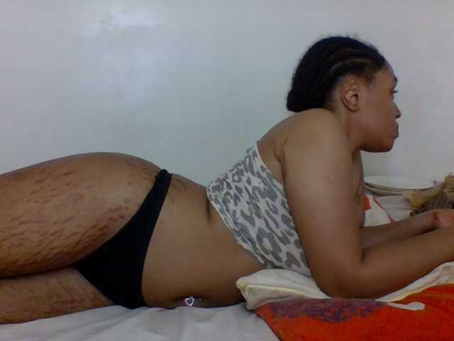 Candy011 live cam preview