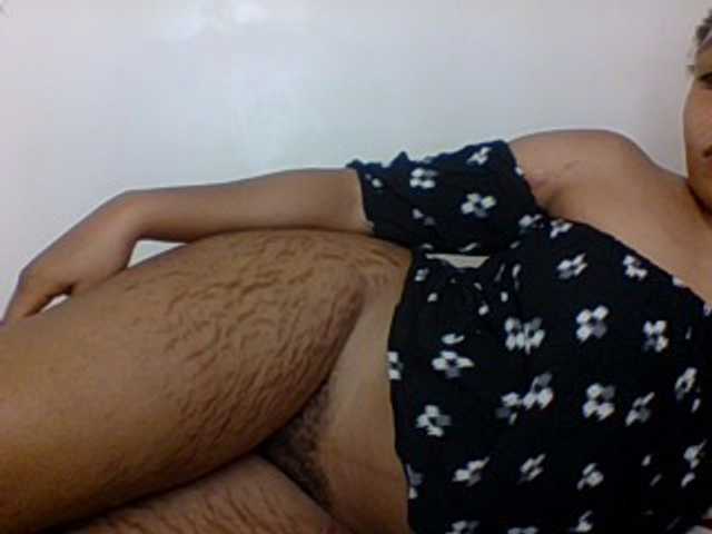 Candy011 — live female cam
