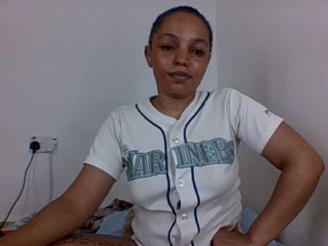 Candy011 live webcam show
