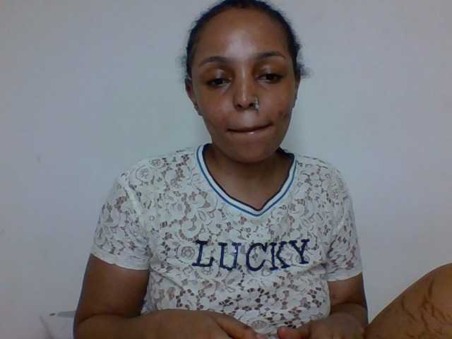 Candy011 live cam preview